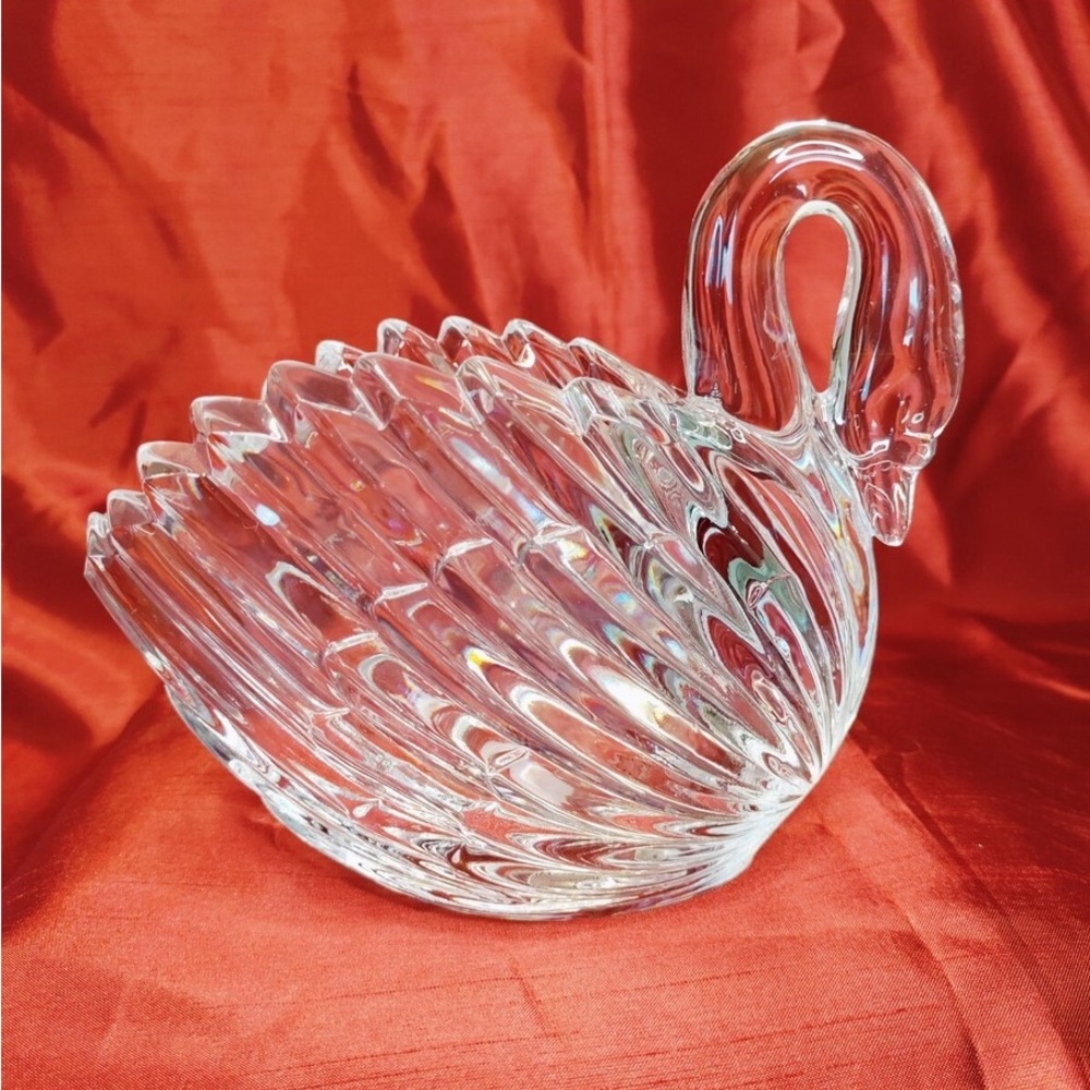 Gloria Vanderbilt Teleflora Gifts Vintage 24% Lead Crystal Swan Bowl NWOT
